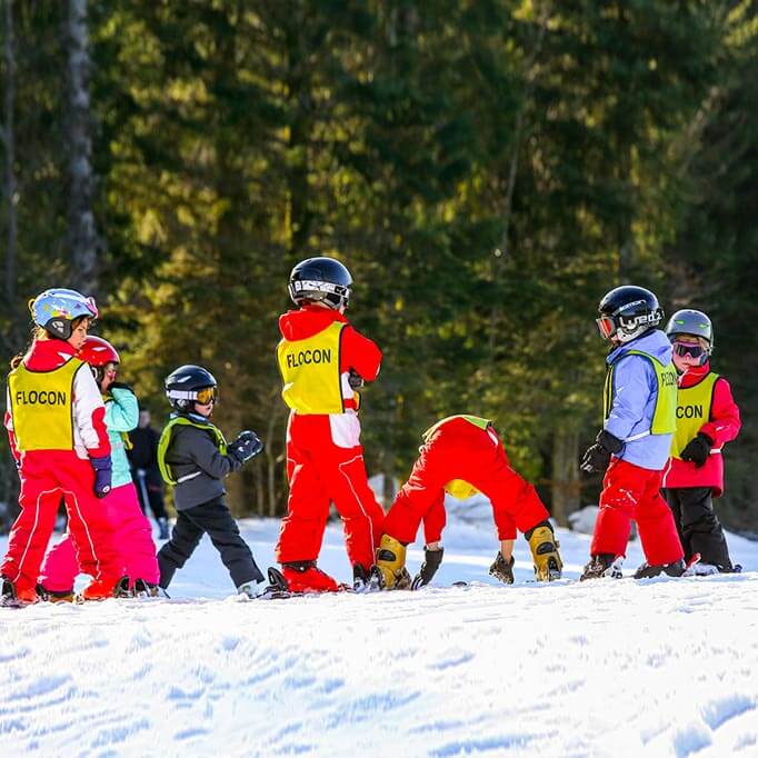Children beginner skiers